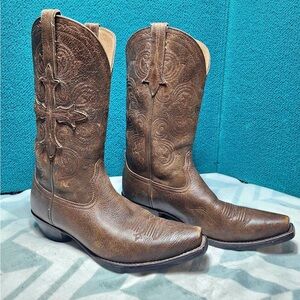 Ariat Embossed Brown Western Boots